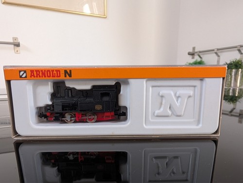 Arnold 2242 locomotive à - arnold,
